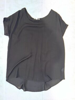 Pleione Black Short Sleeve Scoop Neck Blouse